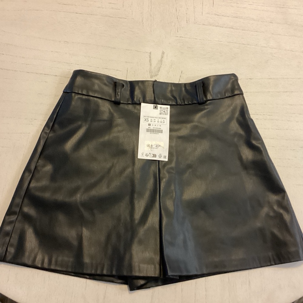 NWT Zara Black Faux Leather SKORT SZ XS $46